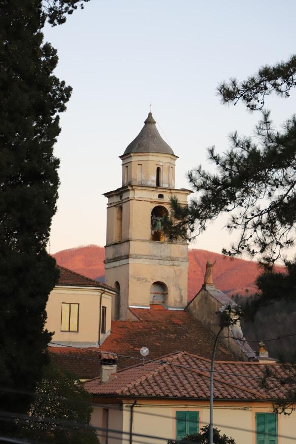 Monti Guesthouse Monti di Licciana Nardi 外观 照片
