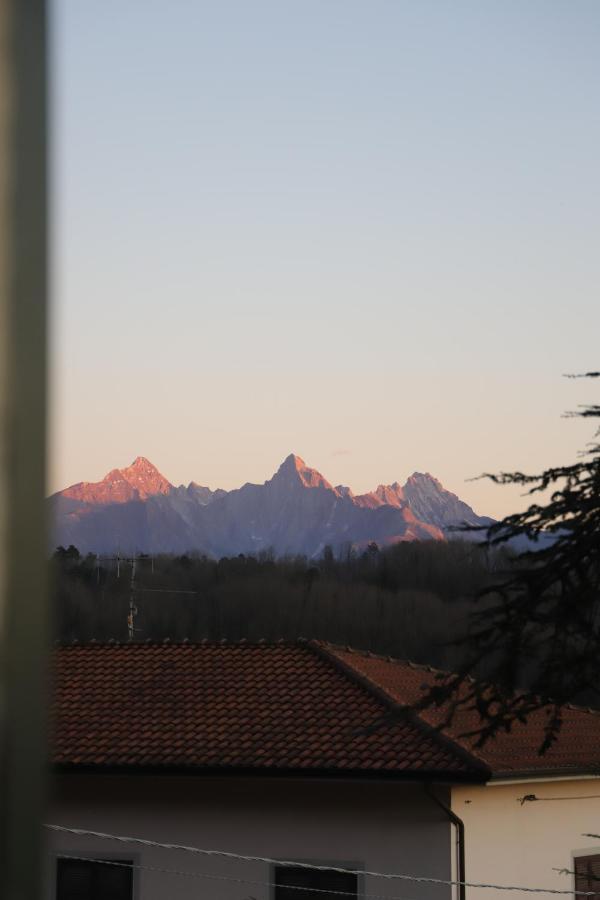 Monti Guesthouse Monti di Licciana Nardi 外观 照片