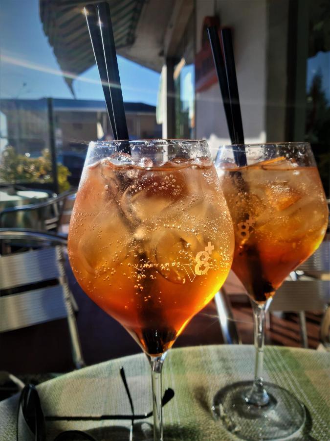 Monti Guesthouse Monti di Licciana Nardi 外观 照片
