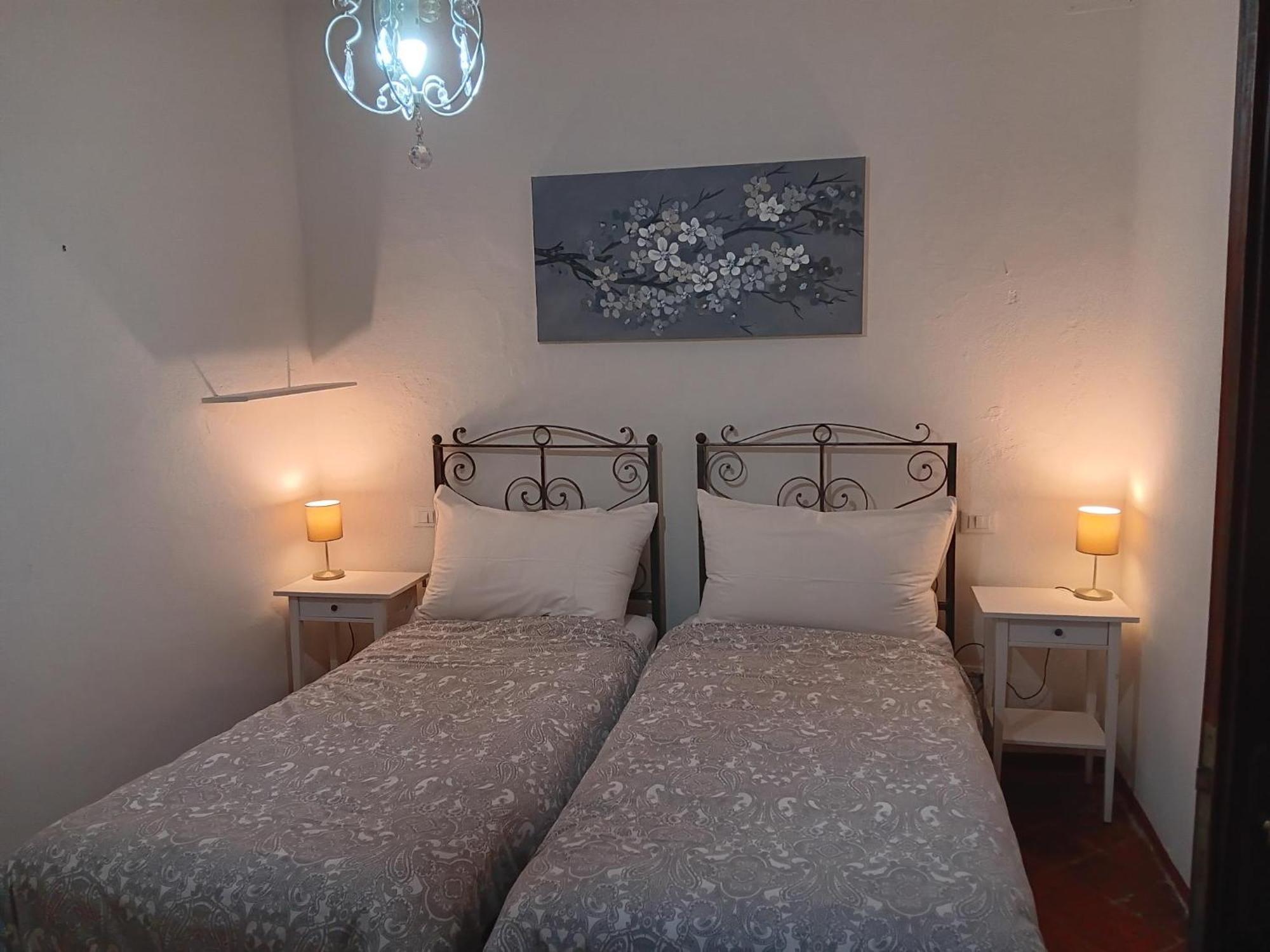 Monti Guesthouse Monti di Licciana Nardi 外观 照片