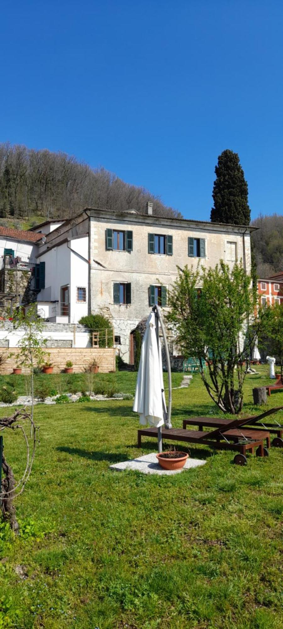 Monti Guesthouse Monti di Licciana Nardi 外观 照片
