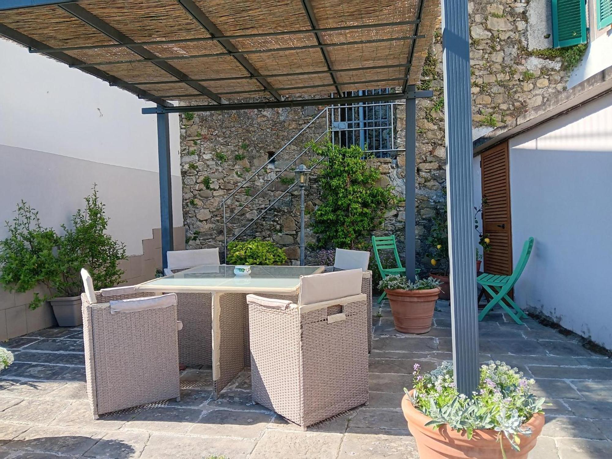 Monti Guesthouse Monti di Licciana Nardi 外观 照片