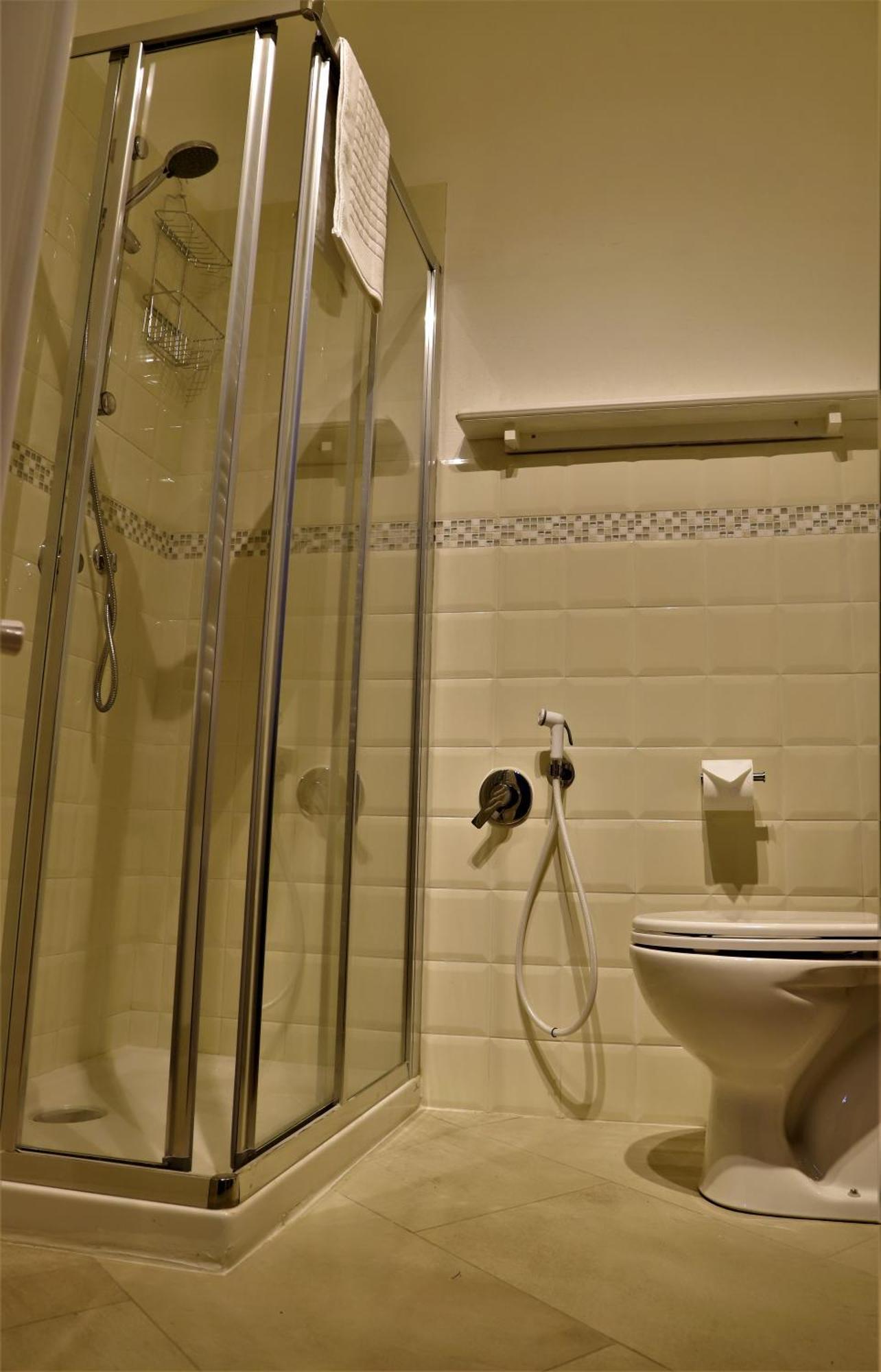 Monti Guesthouse Monti di Licciana Nardi 外观 照片